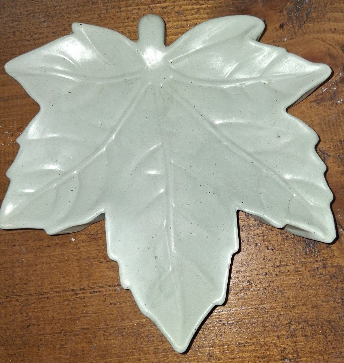 Ceramic decoration [clay plate]